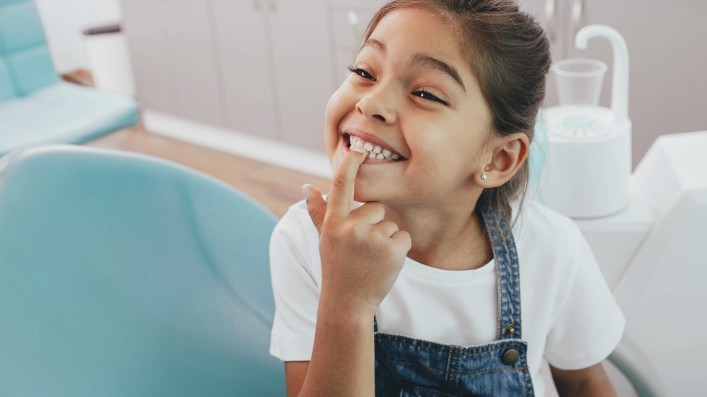  Richtig Zähne putzen bei Kindern – Tipps & Anleitung - Holzmann Apotheken Bildidee 